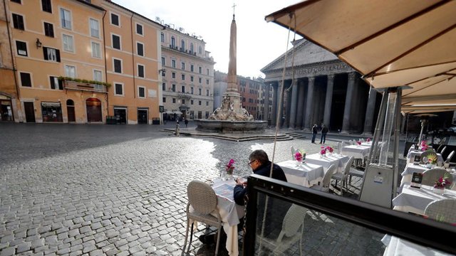 [FRENCH] Restaurants and museums reopen as Italy relaxes coronavirus curbs.jpg